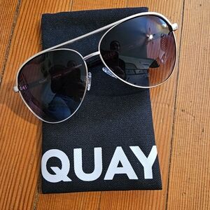 Quay Vivienne Aviator Sunglasses with Black Case